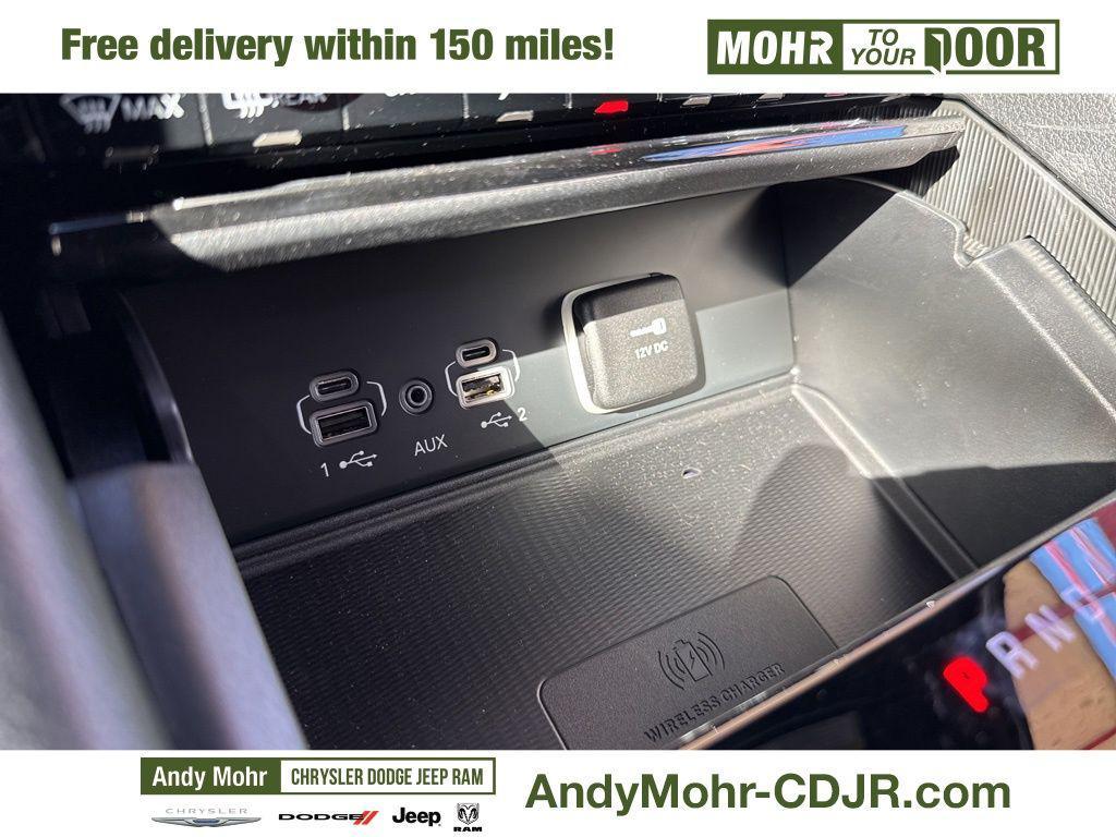 new 2025 Jeep Grand Cherokee car, priced at $50,180