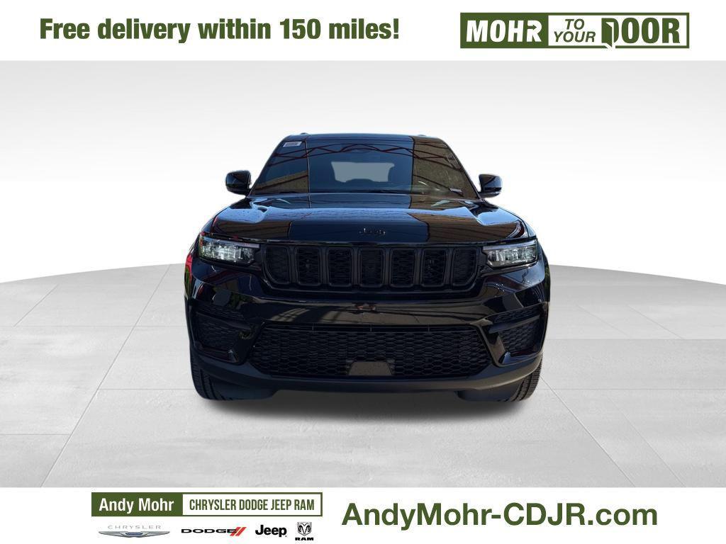 new 2025 Jeep Grand Cherokee car, priced at $50,180