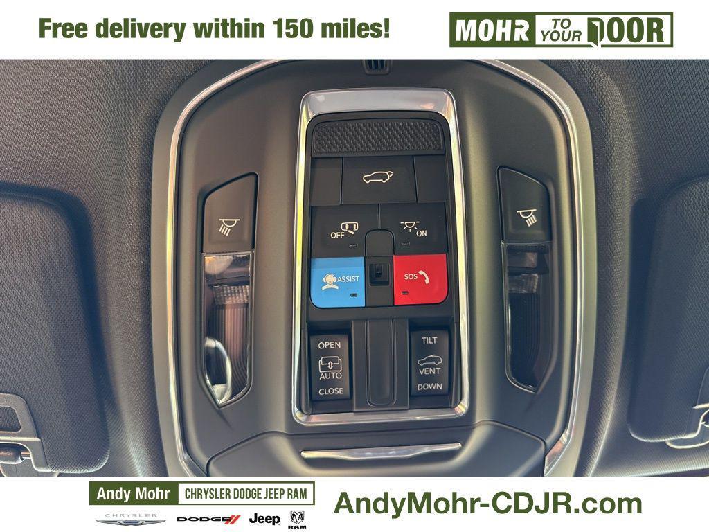 new 2025 Jeep Grand Cherokee car, priced at $50,180