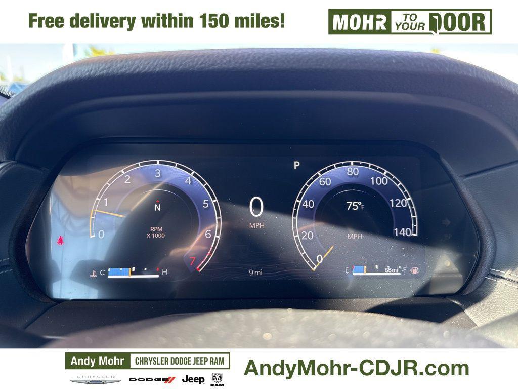 new 2025 Jeep Grand Cherokee car, priced at $50,180