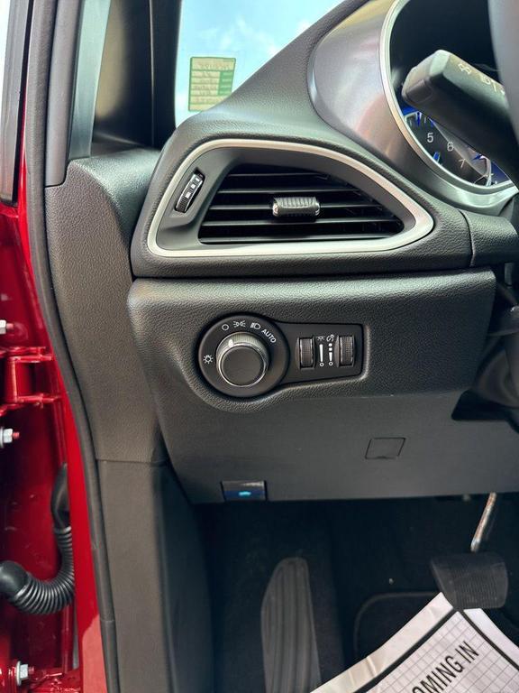new 2025 Chrysler Voyager car, priced at $36,735