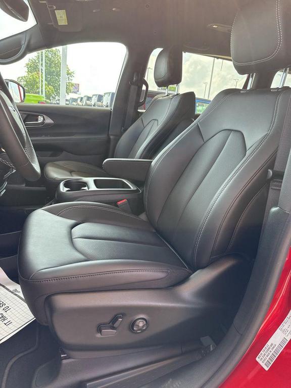 new 2025 Chrysler Voyager car, priced at $36,735