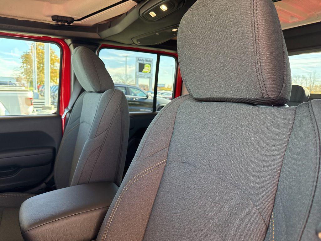 new 2026 Jeep Gladiator car, priced at $50,325