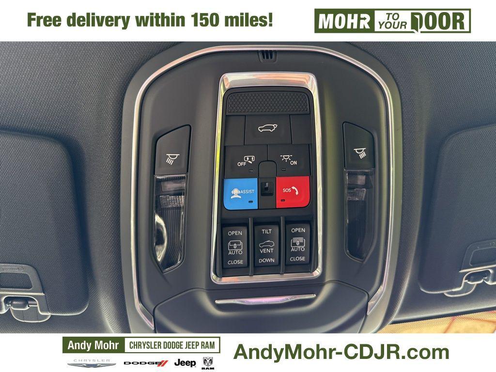 new 2025 Jeep Grand Cherokee car, priced at $50,180