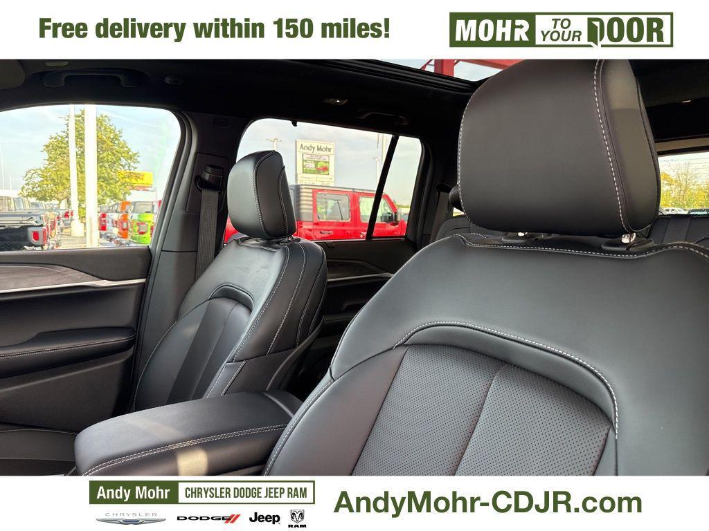 new 2025 Jeep Grand Cherokee car, priced at $50,180