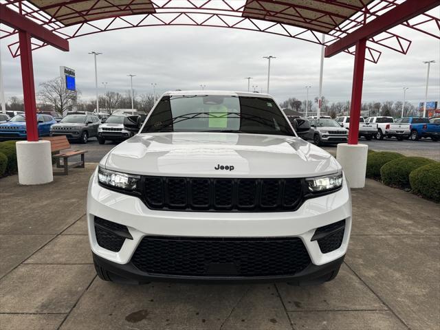 new 2025 Jeep Grand Cherokee car, priced at $39,590