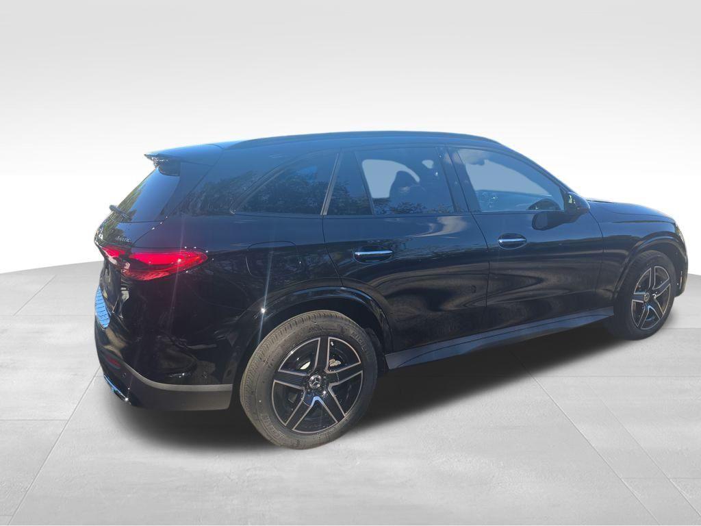 new 2026 Mercedes-Benz GLC 300 car, priced at $59,620