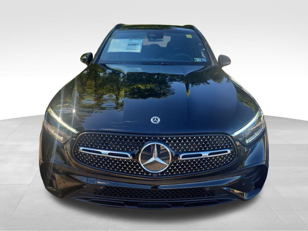 new 2026 Mercedes-Benz GLC 300 car, priced at $59,620