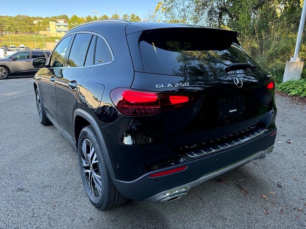 new 2025 Mercedes-Benz GLA 250 car, priced at $50,305