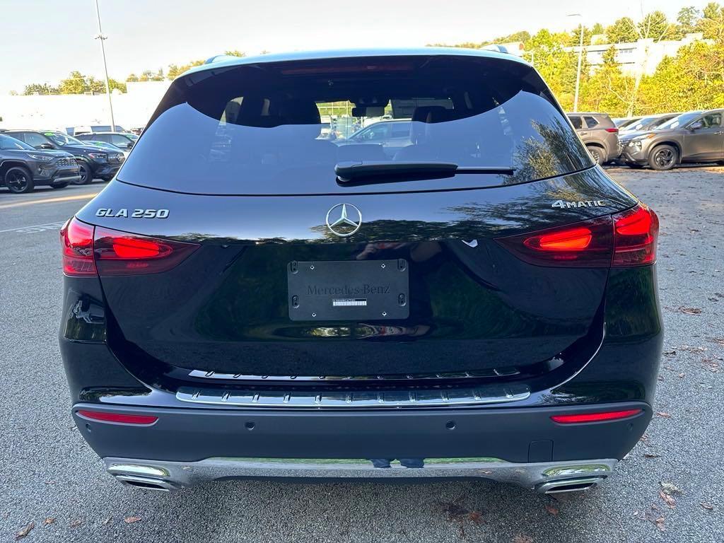 new 2025 Mercedes-Benz GLA 250 car, priced at $50,305