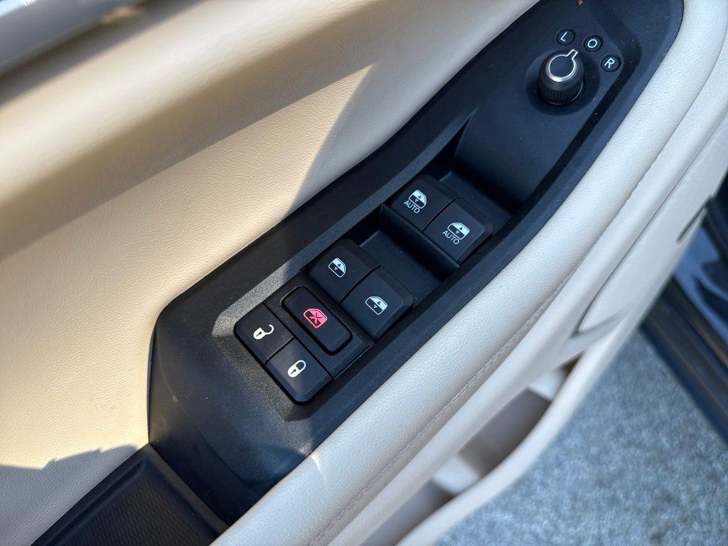 used 2021 Jeep Grand Cherokee L car, priced at $23,711