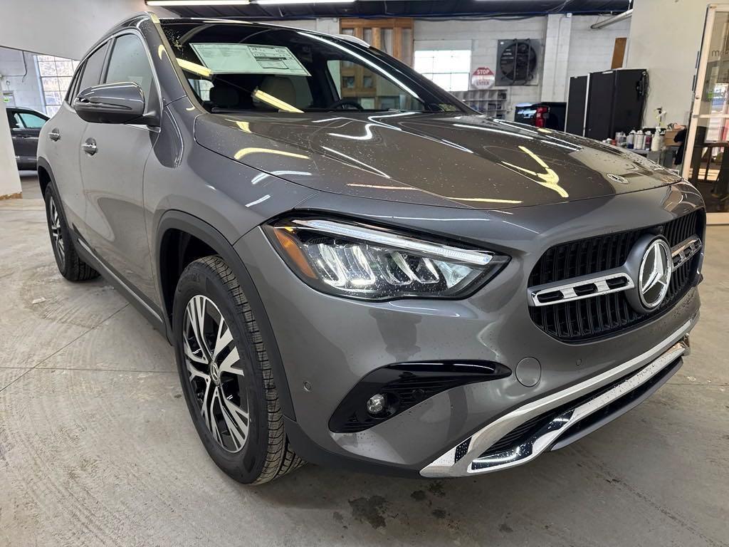 new 2025 Mercedes-Benz GLA 250 car, priced at $52,180