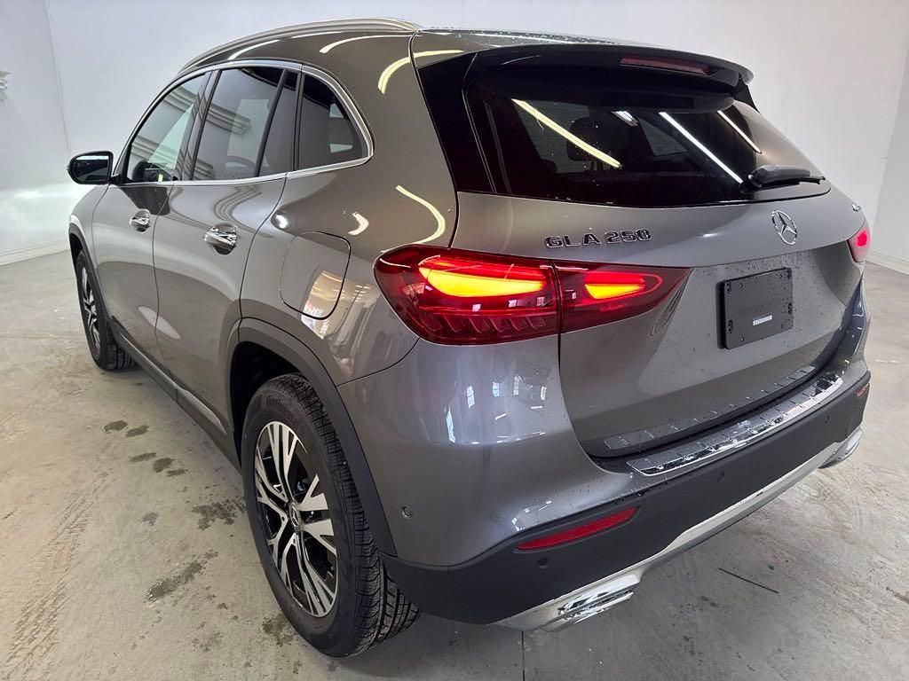 new 2025 Mercedes-Benz GLA 250 car, priced at $52,180