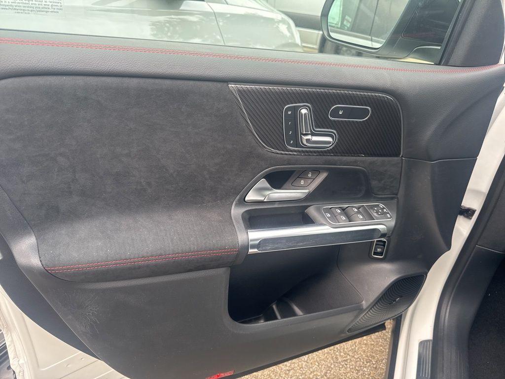 new 2025 Mercedes-Benz GLB 250 car, priced at $56,505