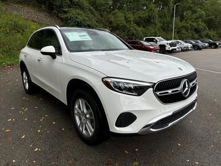 new 2025 Mercedes-Benz GLC 300 car, priced at $54,250