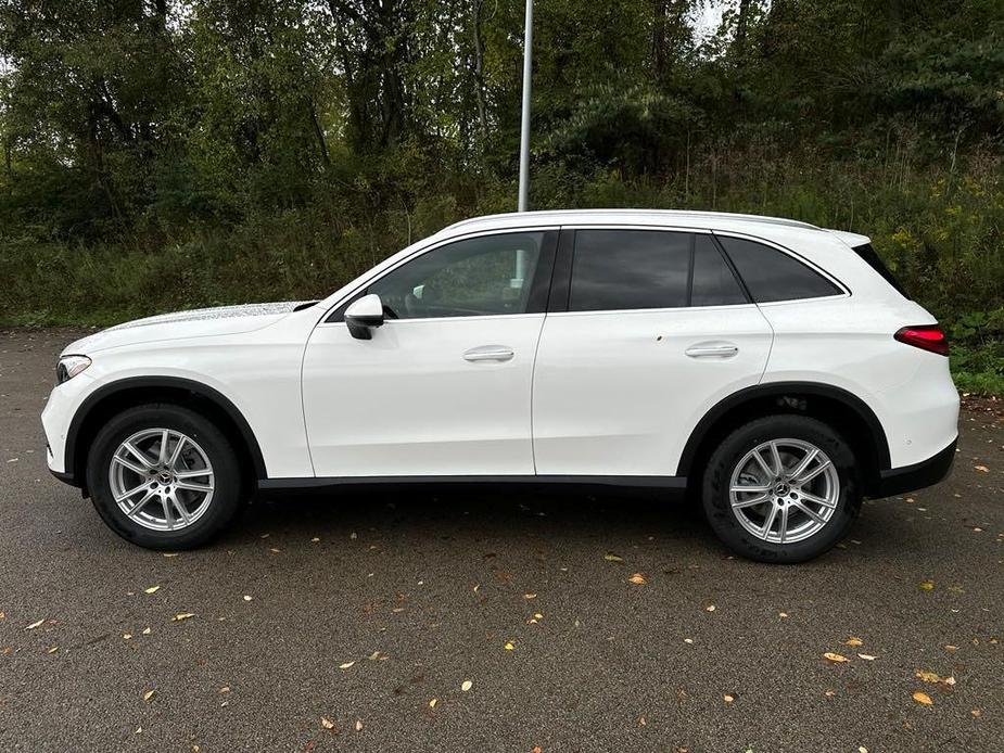 new 2025 Mercedes-Benz GLC 300 car, priced at $54,250