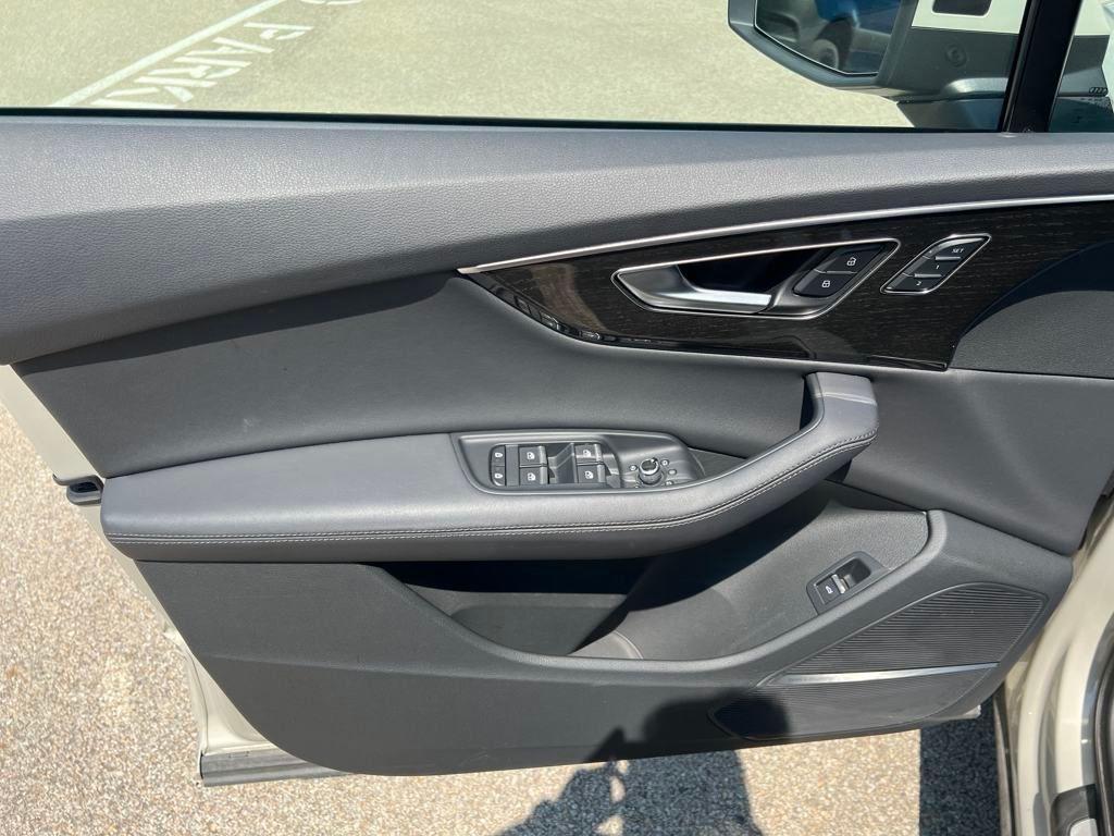 used 2024 Audi Q7 car, priced at $46,999