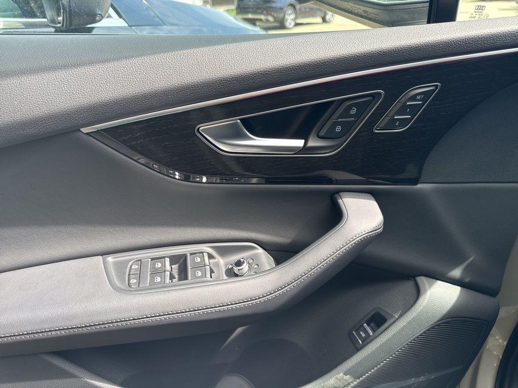 used 2024 Audi Q7 car, priced at $49,875