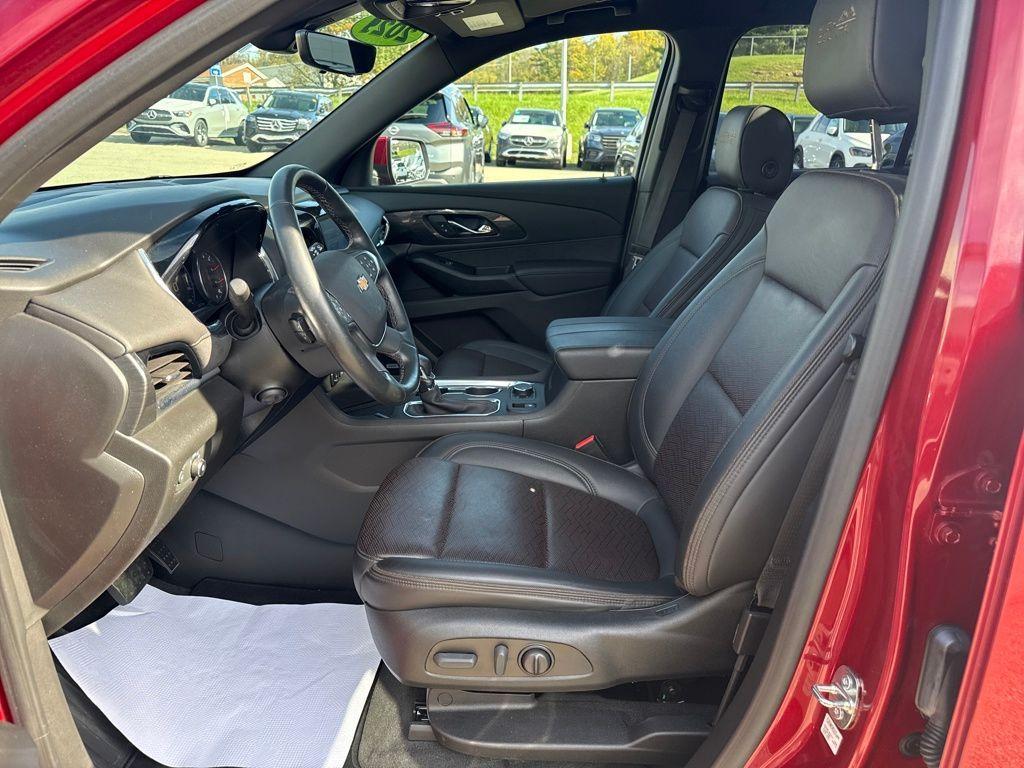 used 2023 Chevrolet Traverse car, priced at $39,982