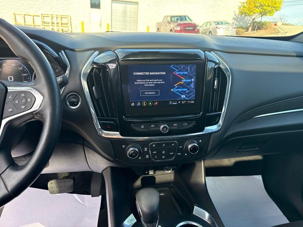 used 2023 Chevrolet Traverse car, priced at $39,982