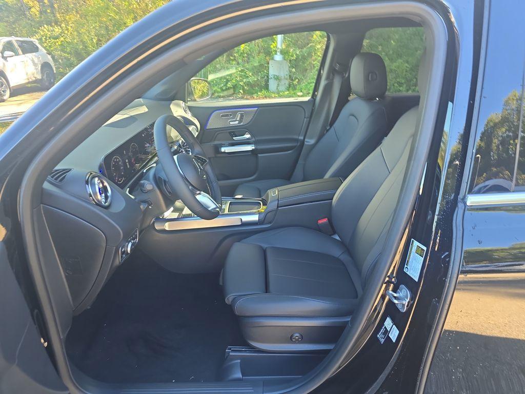 new 2026 Mercedes-Benz GLB 250 car, priced at $51,735