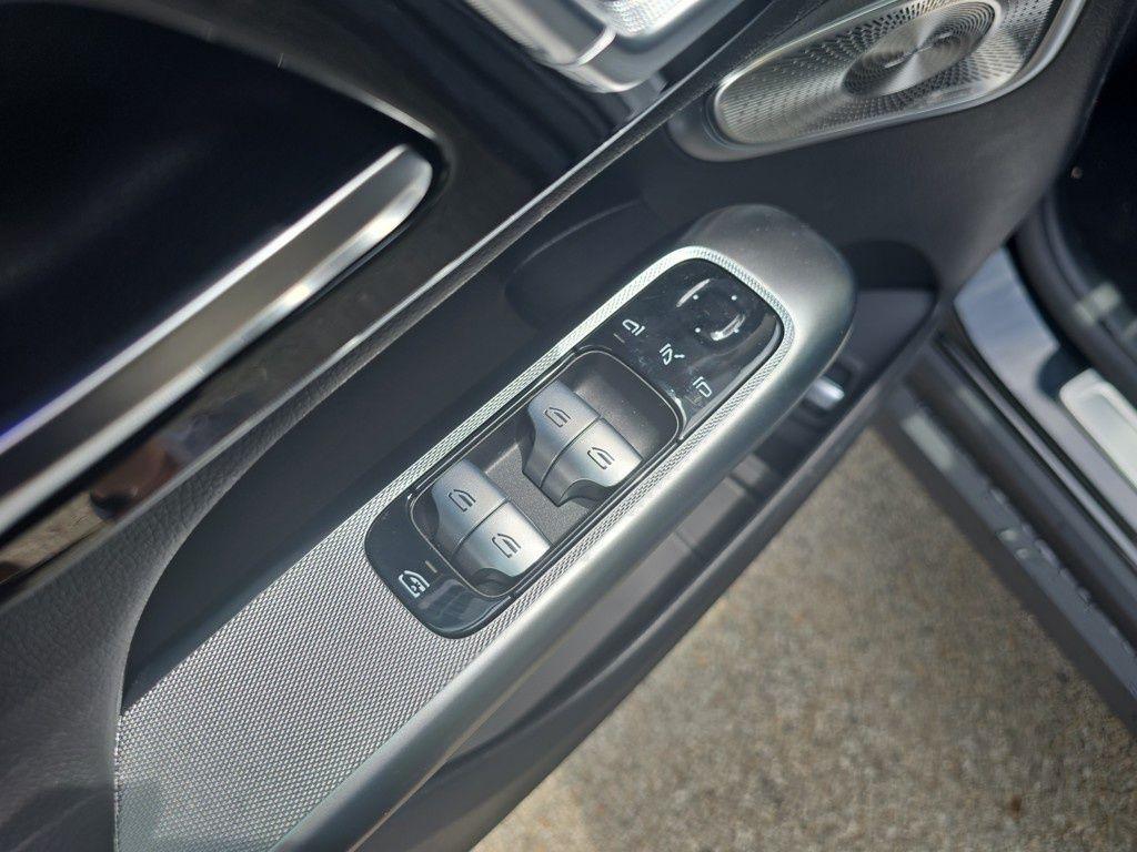new 2025 Mercedes-Benz GLC 350e car, priced at $66,400