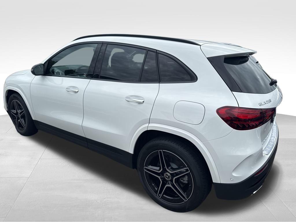 new 2025 Mercedes-Benz GLA 250 car, priced at $51,655