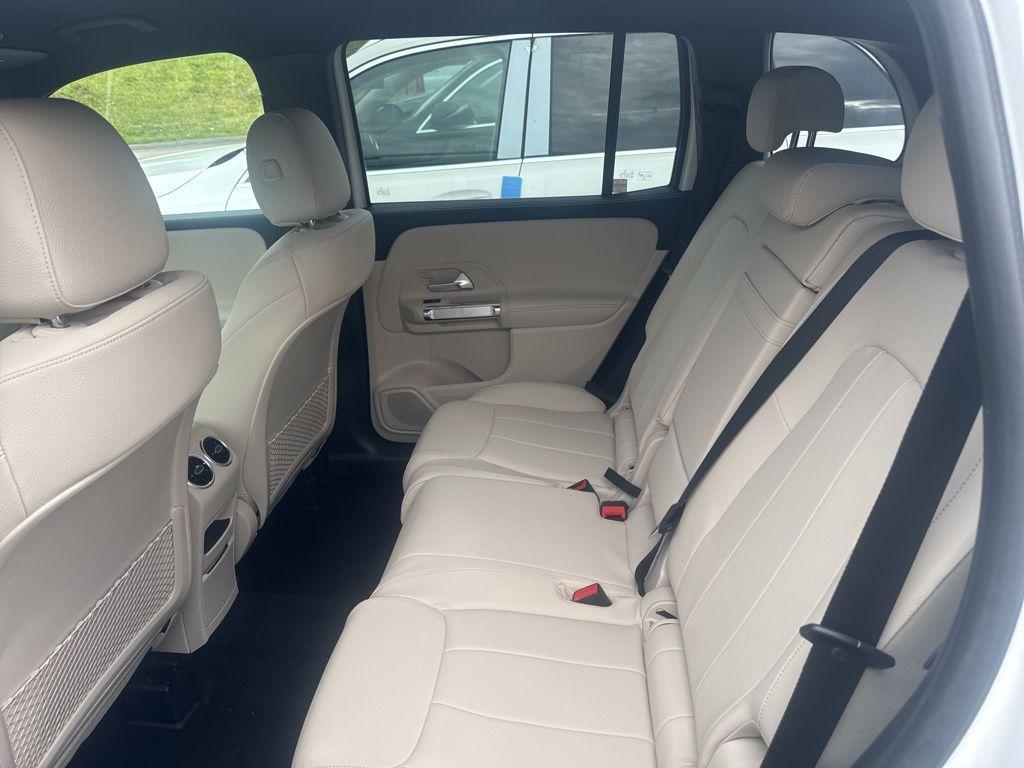new 2025 Mercedes-Benz GLB 250 car, priced at $49,595