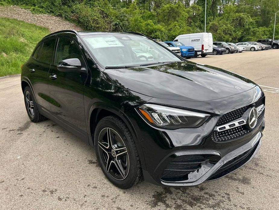 new 2024 Mercedes-Benz GLA 250 car, priced at $52,925