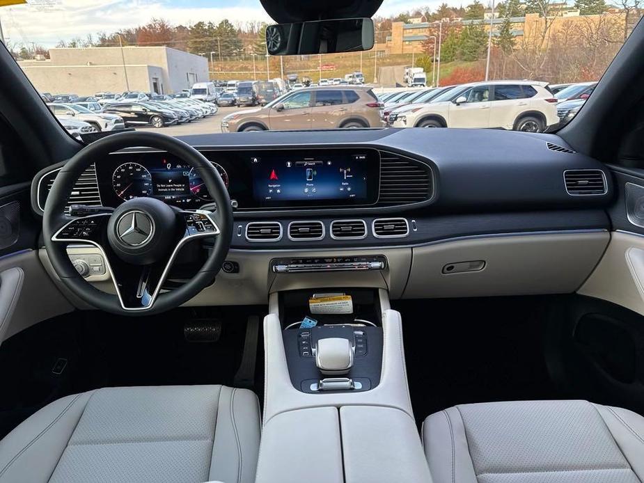 new 2025 Mercedes-Benz GLE 450 car, priced at $81,925