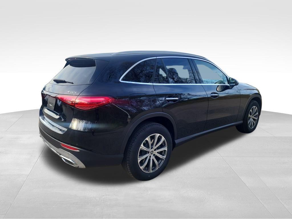 new 2025 Mercedes-Benz GLC 300 car, priced at $59,055