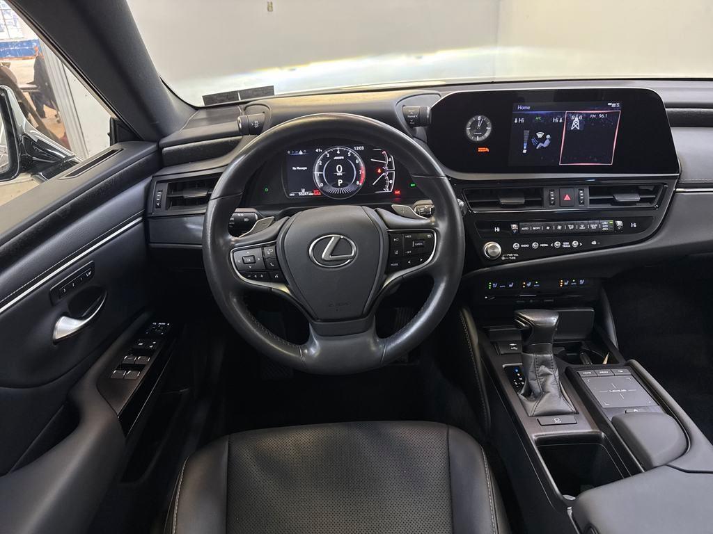 used 2022 Lexus ES 350 car, priced at $31,930