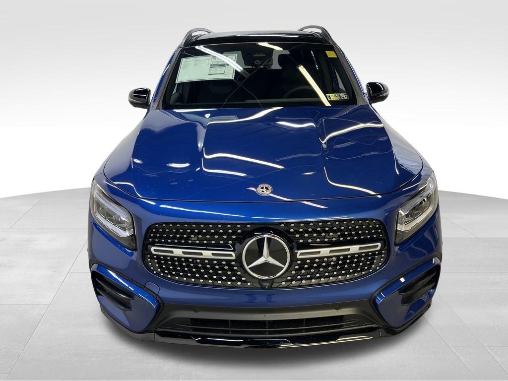 new 2025 Mercedes-Benz GLB 250 car, priced at $57,270