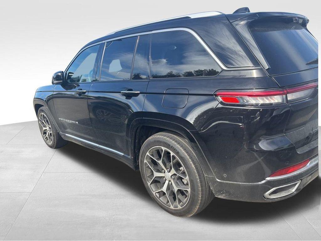 used 2022 Jeep Grand Cherokee car, priced at $43,890