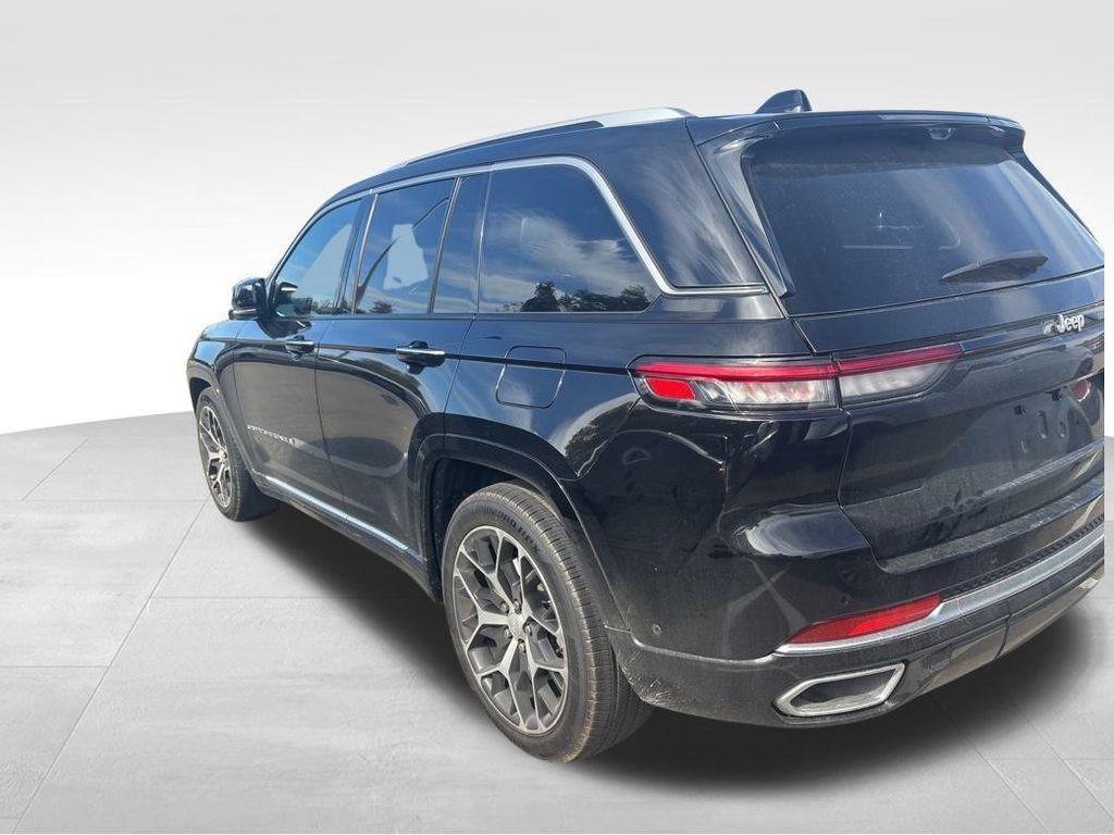 used 2022 Jeep Grand Cherokee car, priced at $43,890