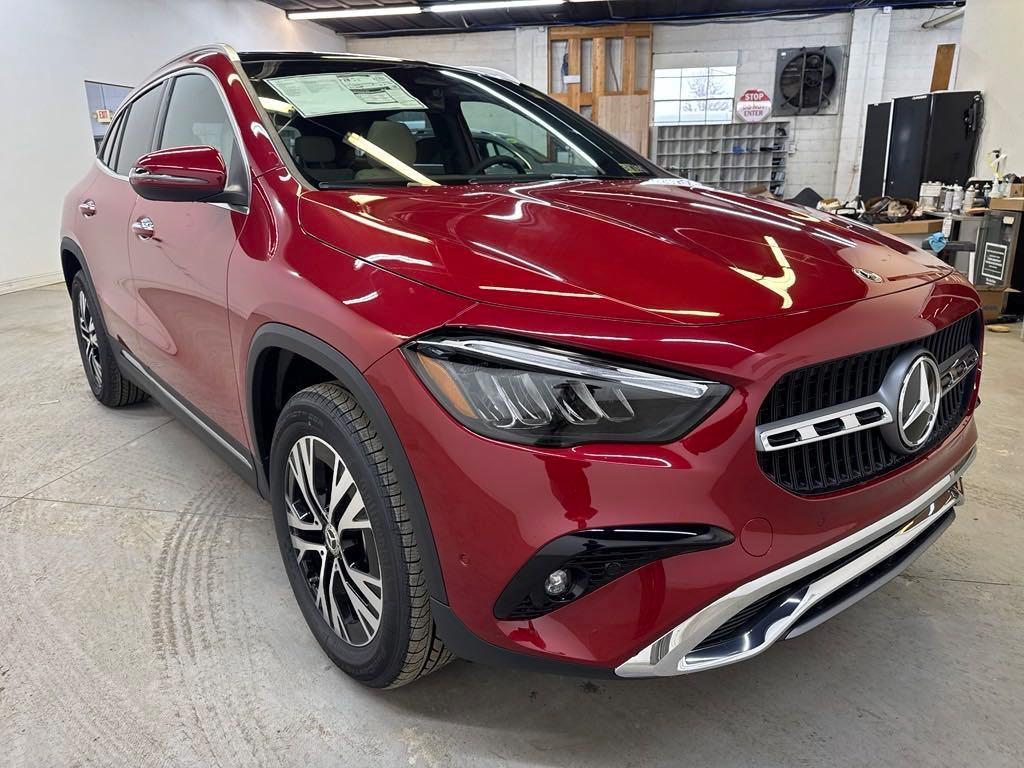 new 2025 Mercedes-Benz GLA 250 car, priced at $50,980