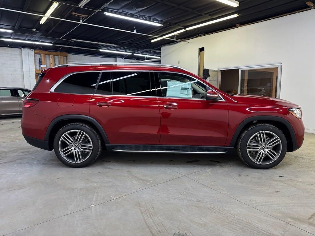 new 2025 Mercedes-Benz GLS 450 car, priced at $98,460