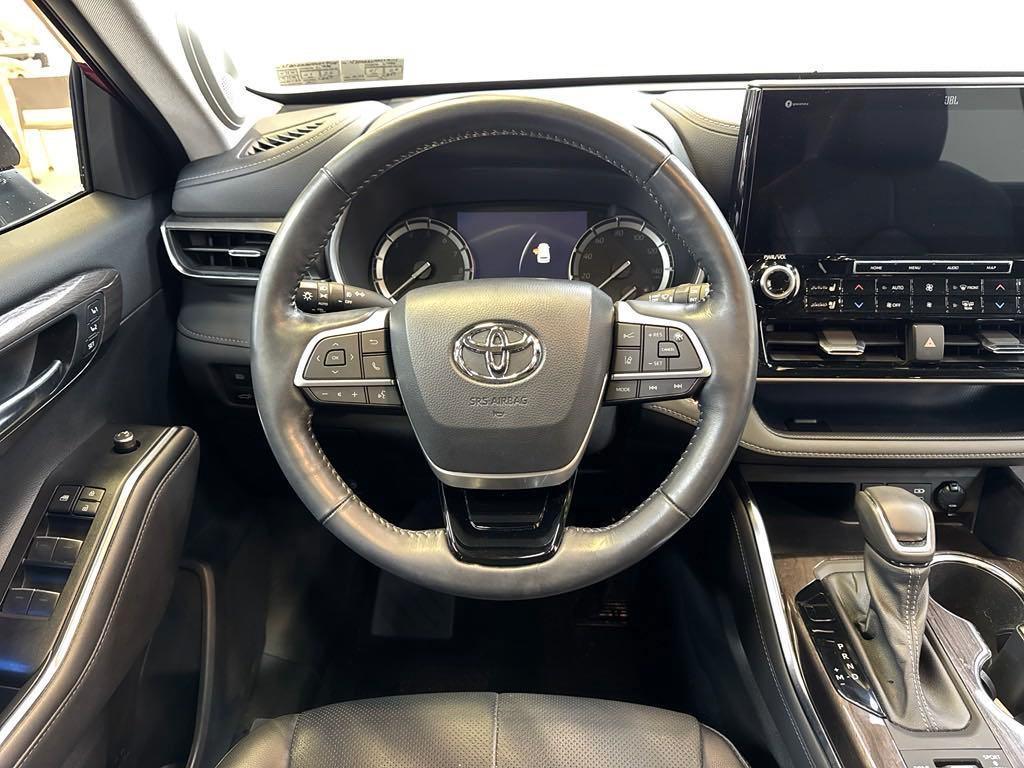 used 2022 Toyota Highlander car, priced at $39,180