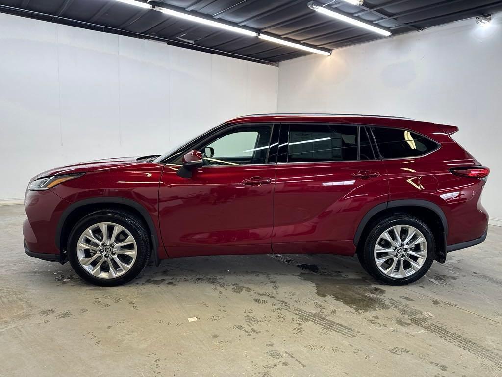 used 2022 Toyota Highlander car, priced at $39,180