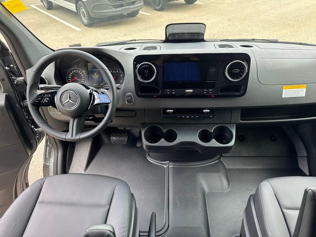 new 2025 Mercedes-Benz Sprinter 2500 car, priced at $71,072