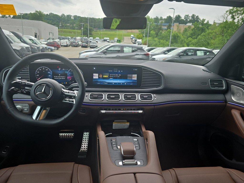new 2025 Mercedes-Benz GLS 450 car, priced at $102,885
