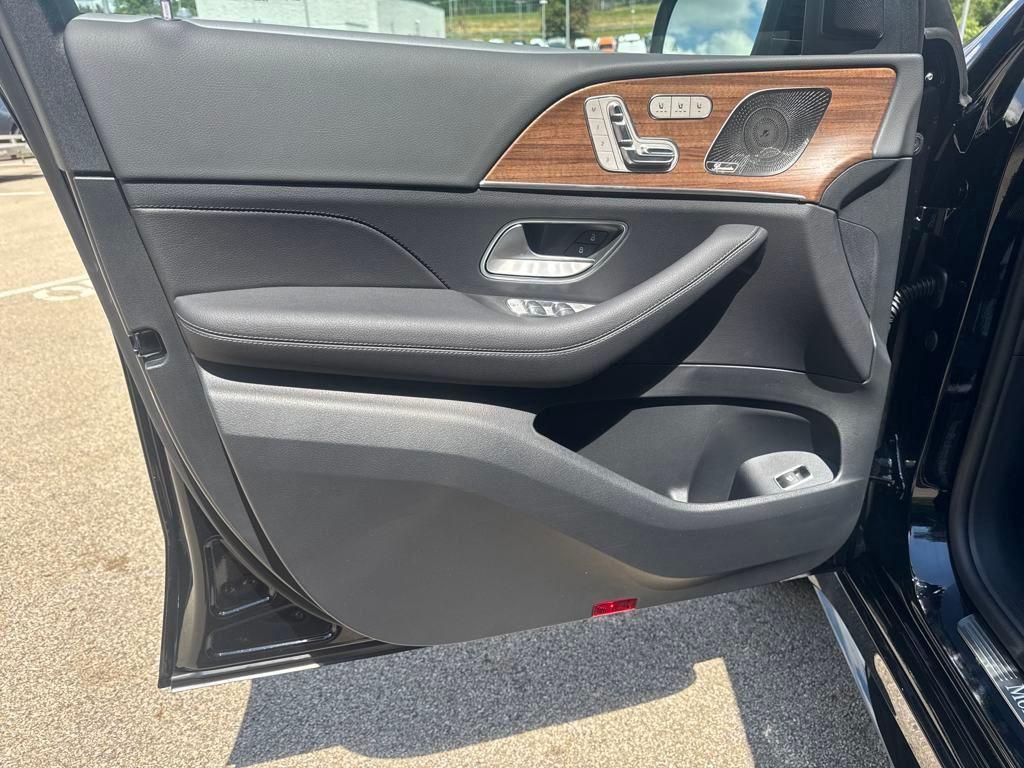 new 2026 Mercedes-Benz GLE 450 car, priced at $76,310