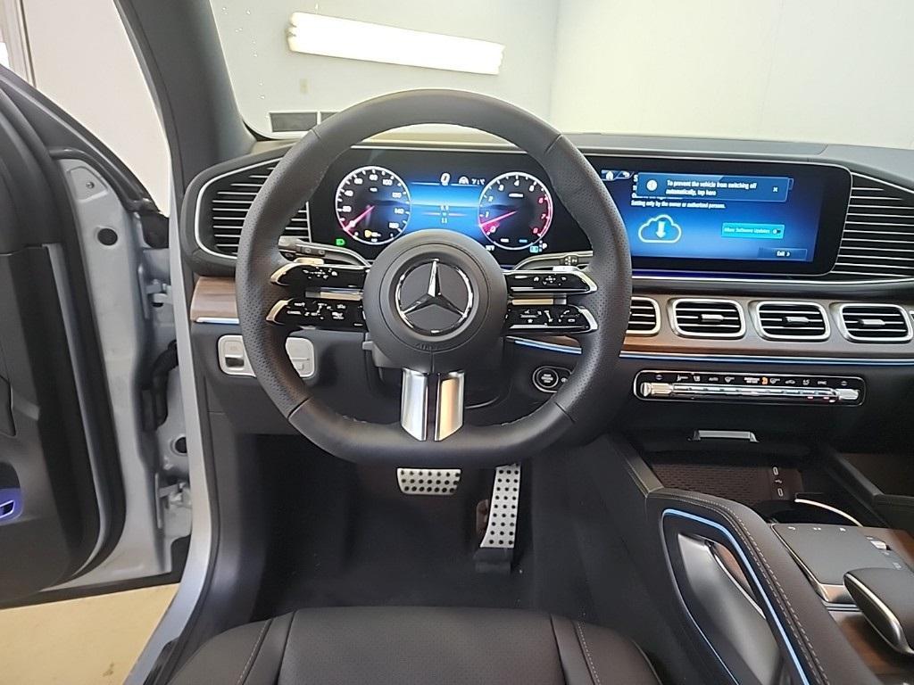 new 2025 Mercedes-Benz GLS 450 car, priced at $95,365