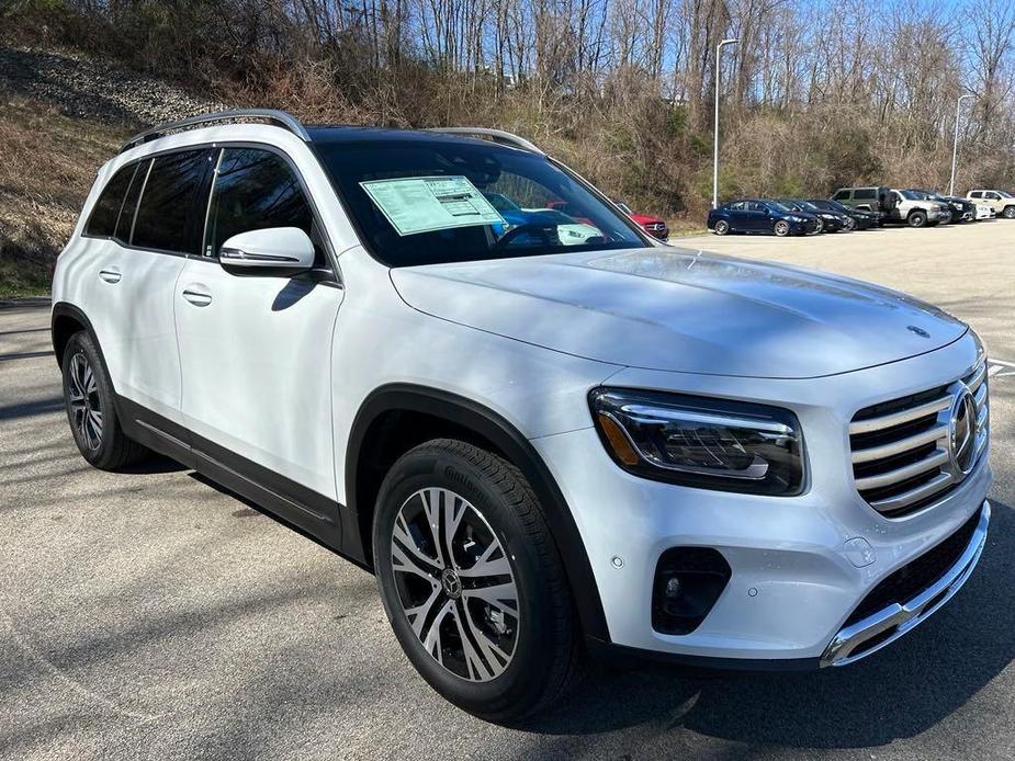 new 2024 Mercedes-Benz GLB 250 car, priced at $54,390
