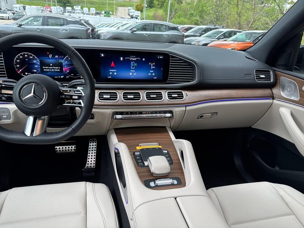 new 2025 Mercedes-Benz GLS 450 car, priced at $103,245