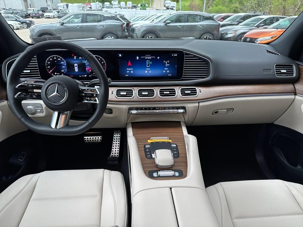 new 2025 Mercedes-Benz GLS 450 car, priced at $103,245