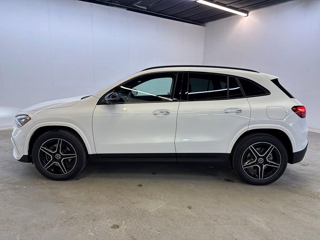 new 2025 Mercedes-Benz GLA 250 car, priced at $53,955