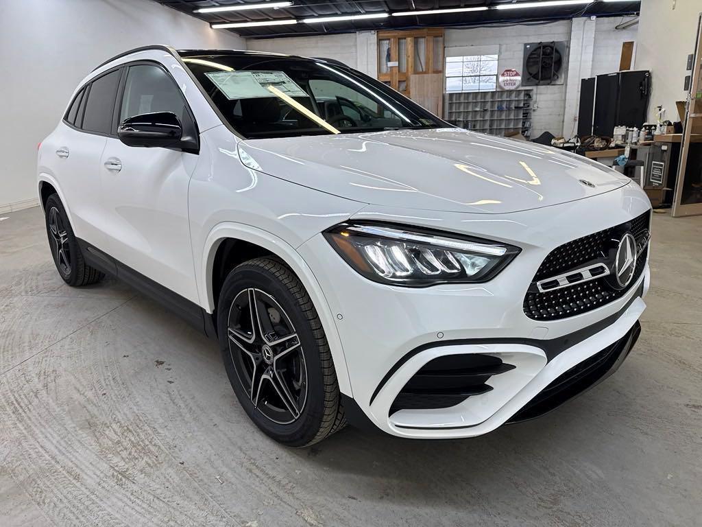 new 2025 Mercedes-Benz GLA 250 car, priced at $53,955