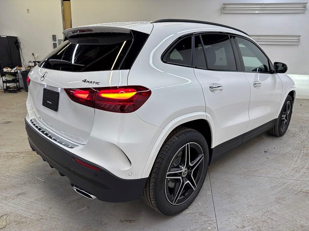 new 2025 Mercedes-Benz GLA 250 car, priced at $53,955