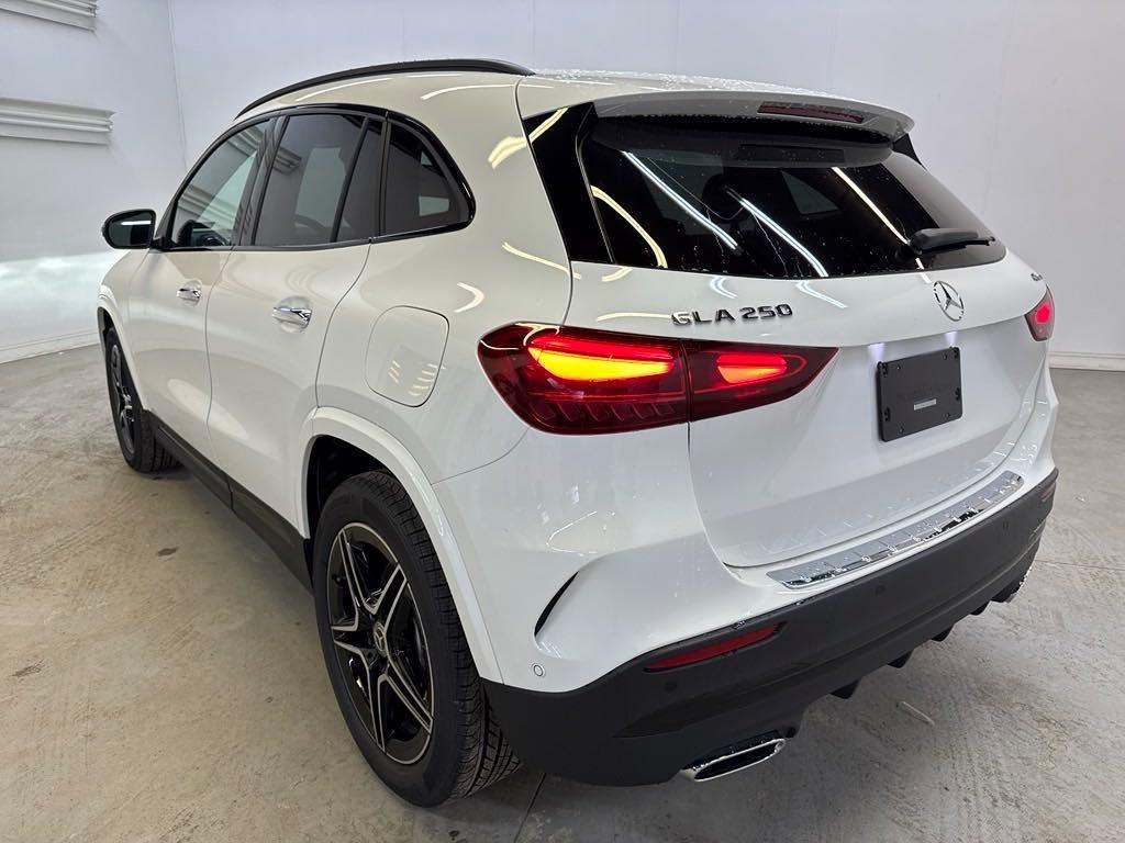 new 2025 Mercedes-Benz GLA 250 car, priced at $53,955